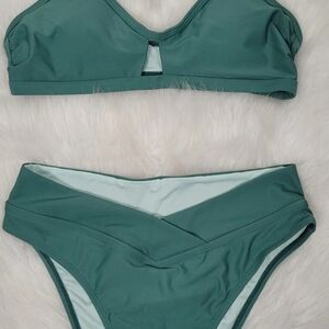 Cupshe Green Bikini Set with Ruched Top and V-Waistband